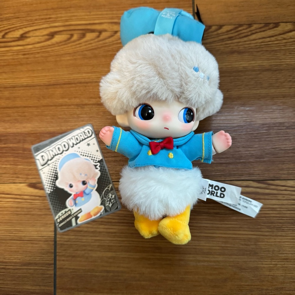 Pop Mart Dimoo World x Disney Series Vinyl Plush Keyring - Donald Duck’s Singing